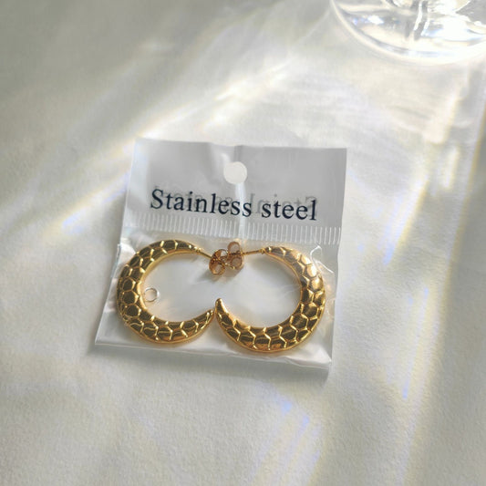 GE60: 18K Gold Plated Stainless Steel Ear Hoops