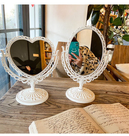 M06: Vintage Mirror: Vintage Heart Shape