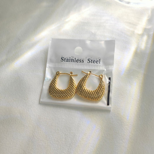GE55: 18K Gold Plated Stainless Steel Ear Hoops