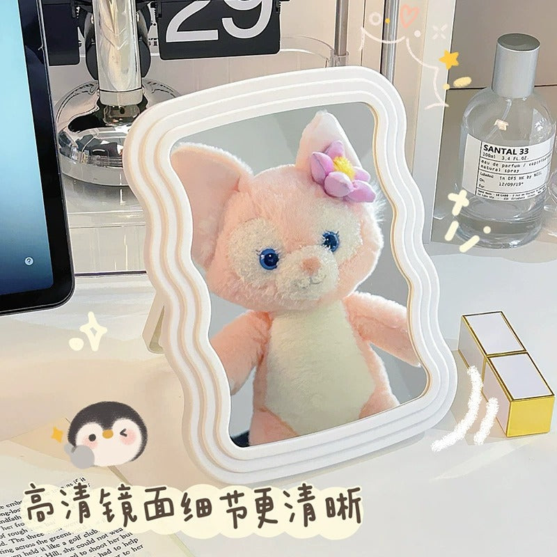 M11: Rippled Makeup Mirror: Ivory White