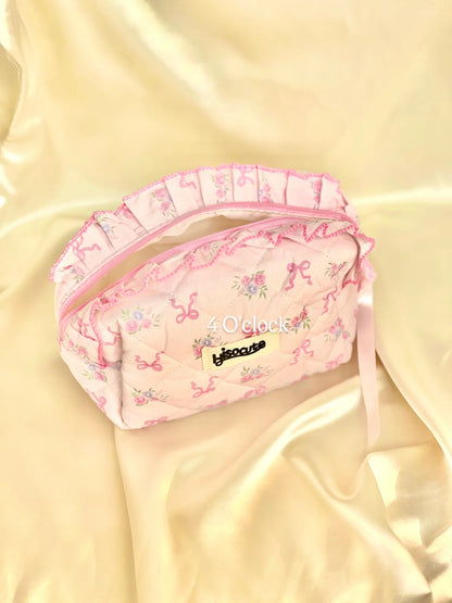 🎀13. Pinteresty Makeup Bag: Pink Tone Floral🫧