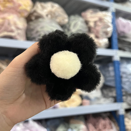 Plushy Flower Hairclaws: Black