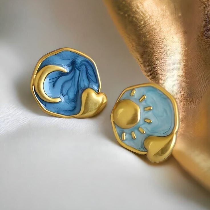 Vintage Earrings: Sun-Moon