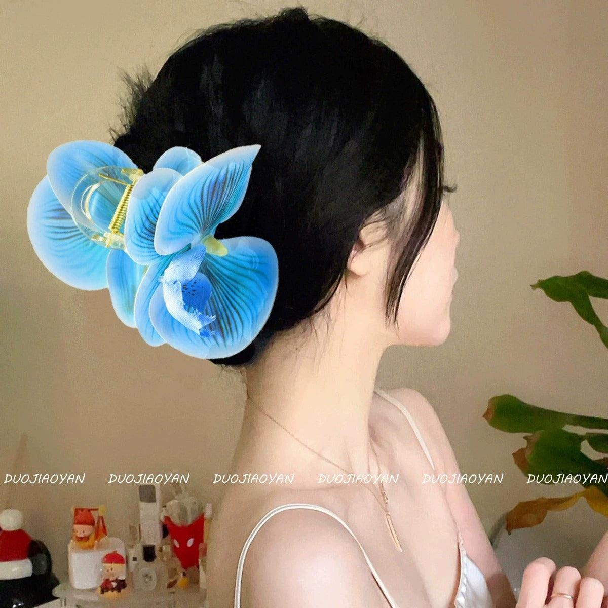 Artificial Orchid Hair Claw: Blue
