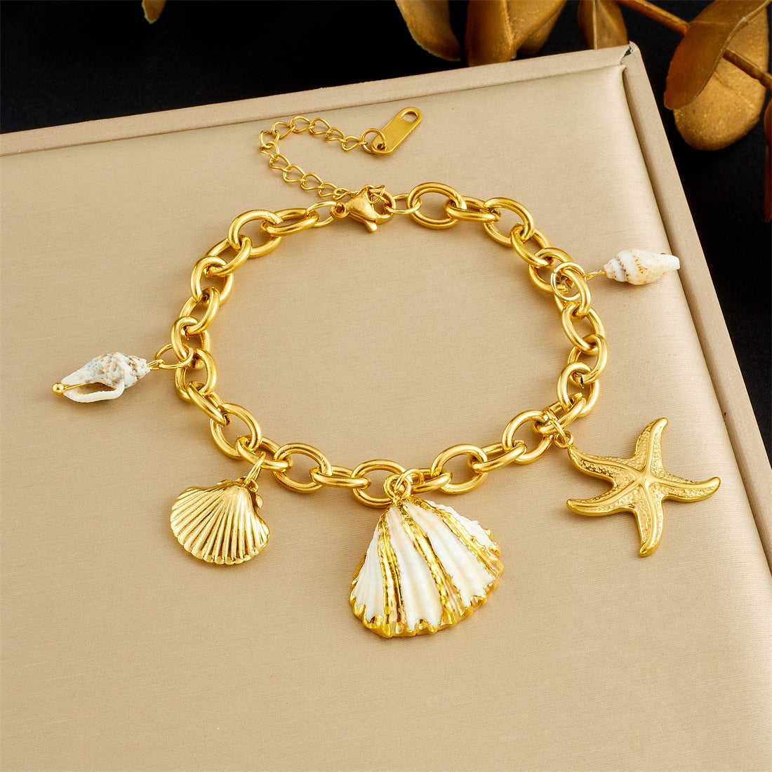 BN44: 18K Gold Plated Premium Stainless Steel Charm Bracelet