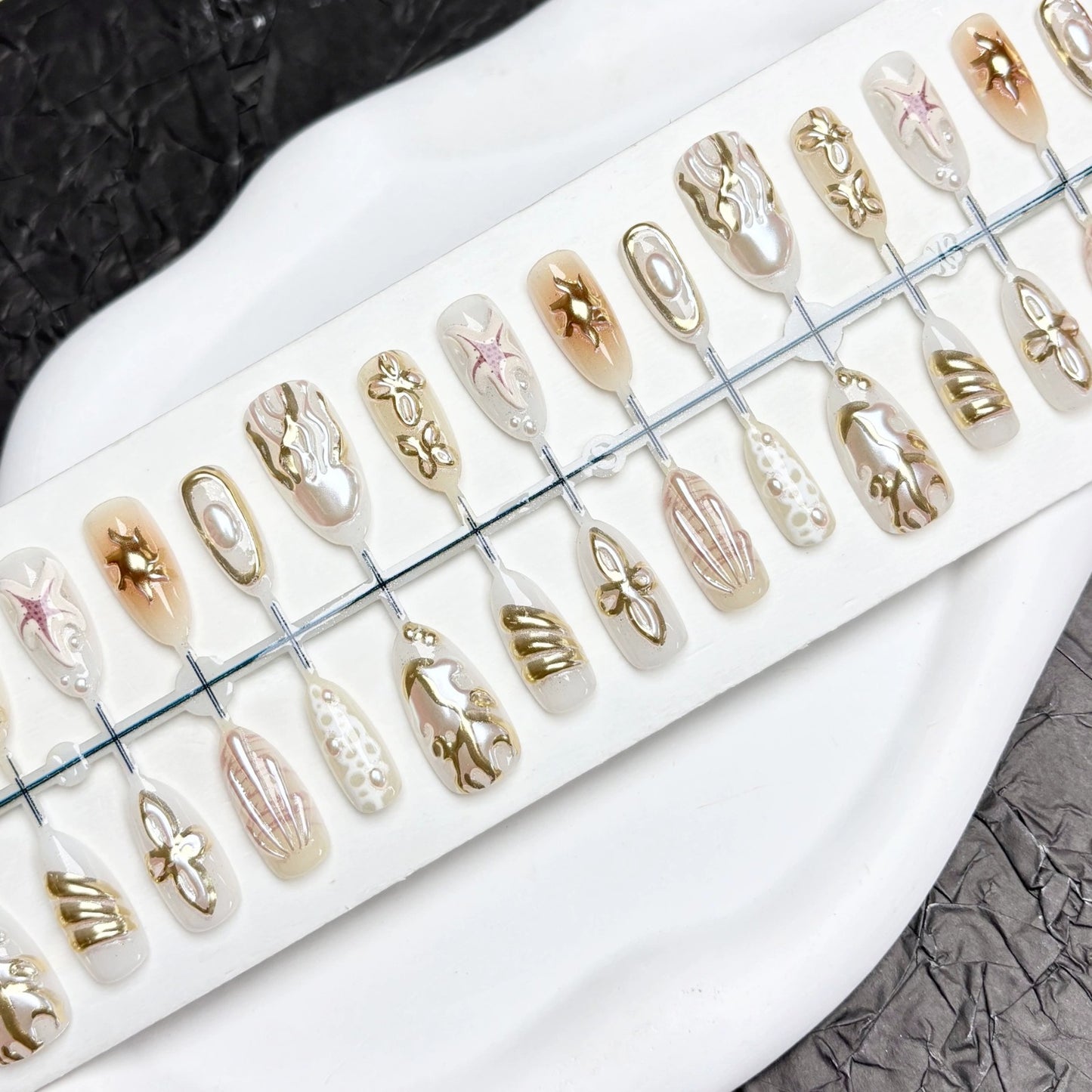 N19: Press On Nails: Pearl Gold Drip. Size XS (10 Pcs) - With 12pcs FREE glue stickers.