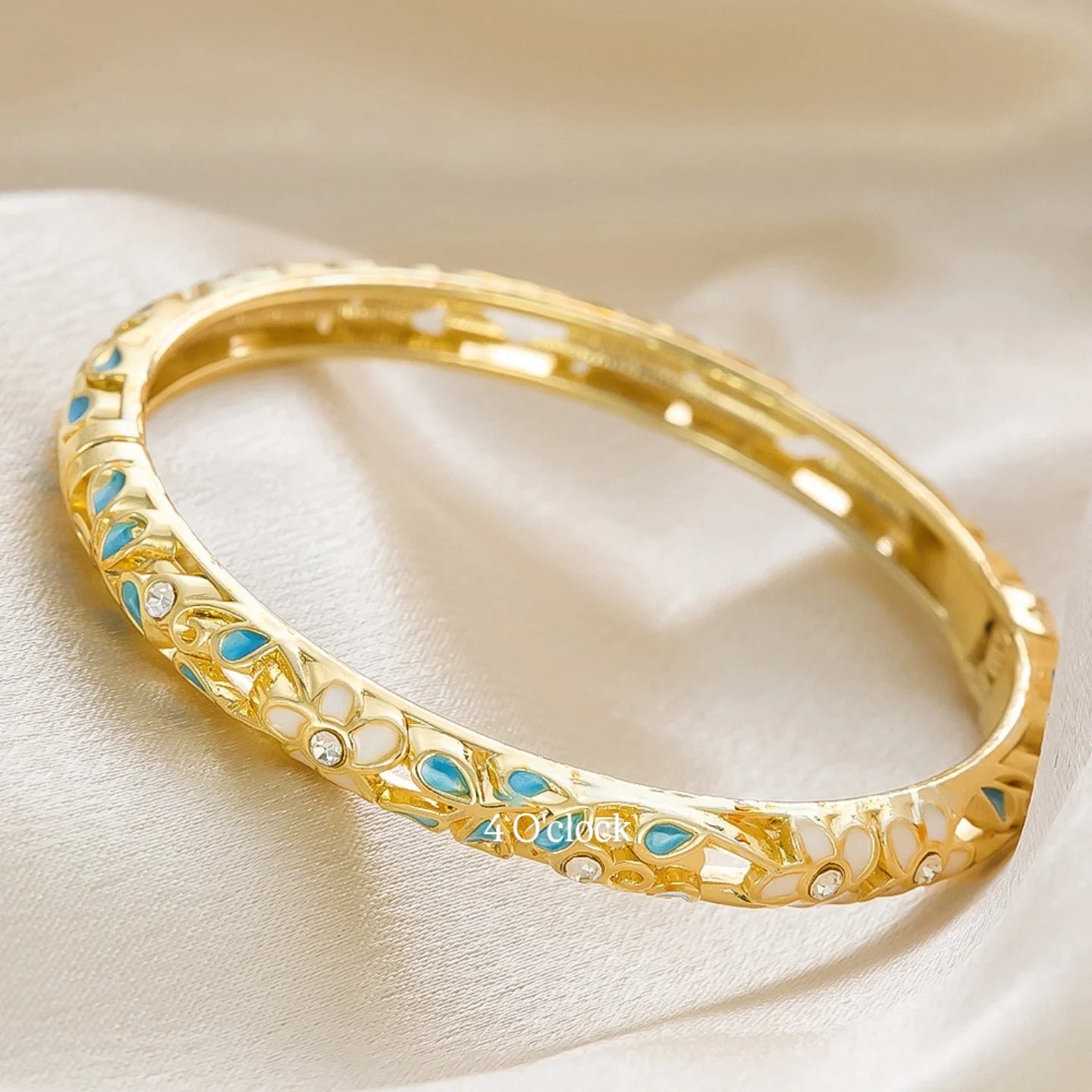 ✨🦢VC136: Vintage Victorian Enamel Bangles : Turquoise Veil 🌸🕯️