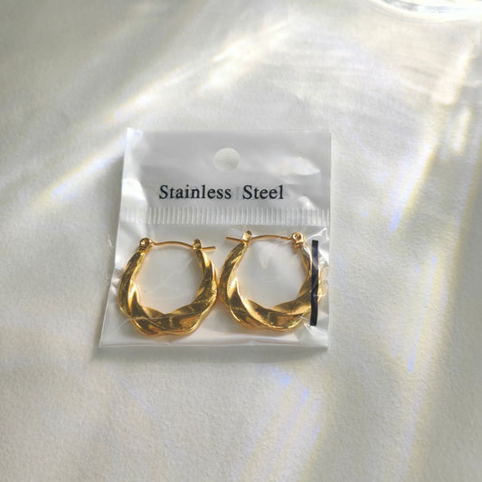 GE63: 18K Gold Plated Stainless Steel Ear Hoops