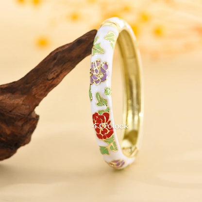 ✨🦢VC95: Vintage Victorian Enamel Bangles : White Muse  🌸🕯️