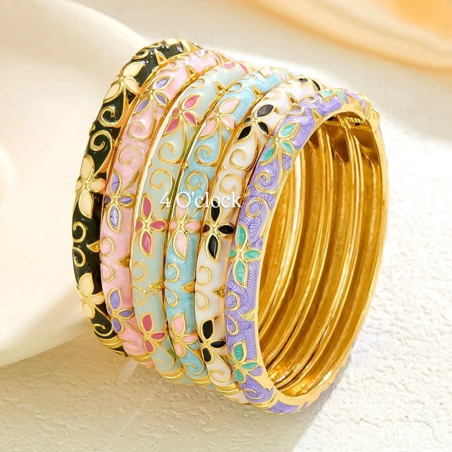 ✨🦢VC125: Vintage Victorian Enamel Bangles : Frosty Aurora 🌸🕯️