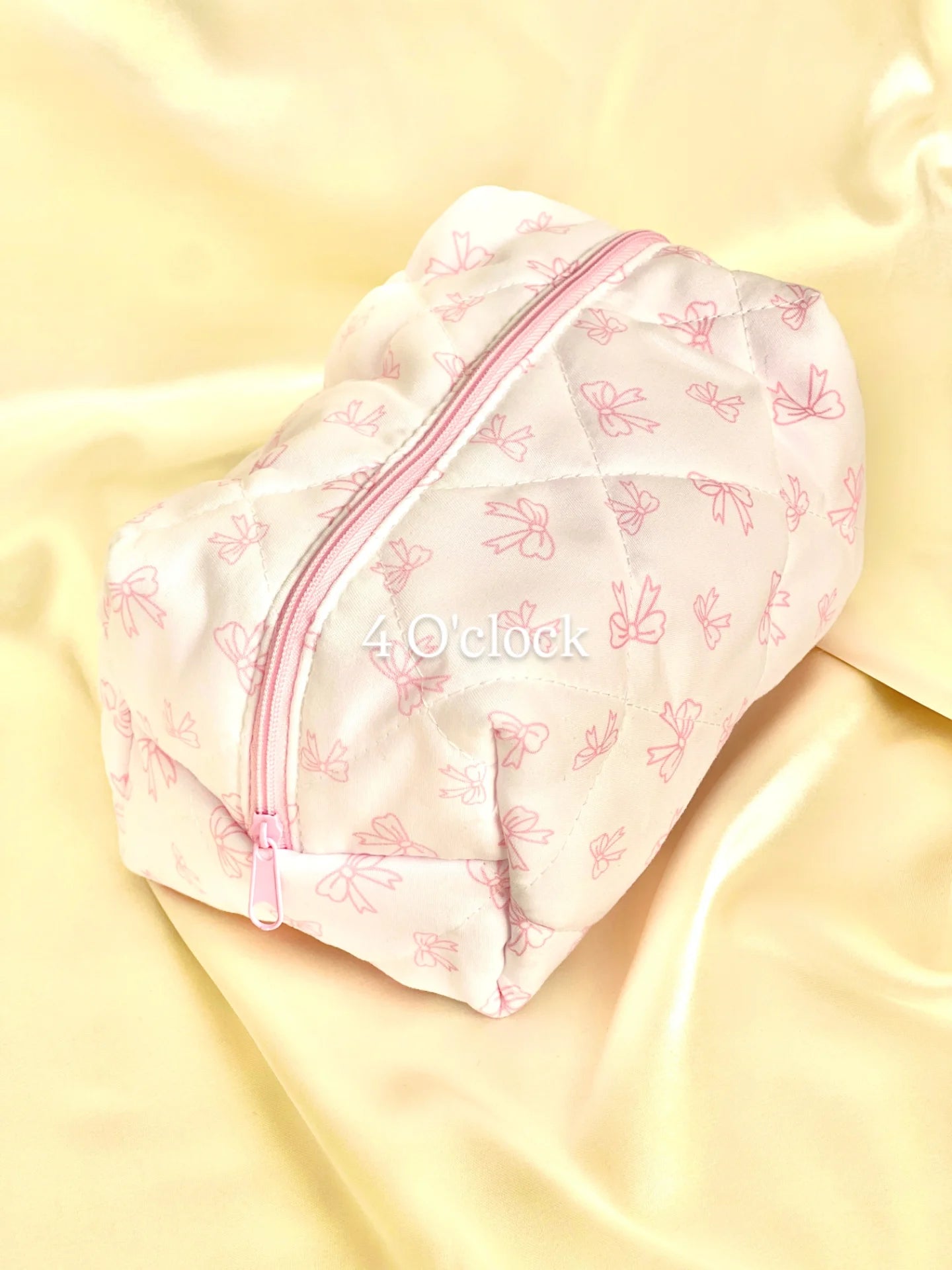 🎀 29.Pinteresty Makeup Bag: Light Pink Bow 🫧