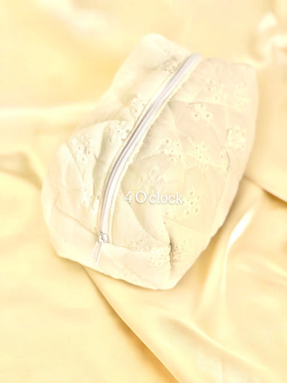 🎀 35.Pinteresty Makeup Bag: White Hollow Flowers 🫧