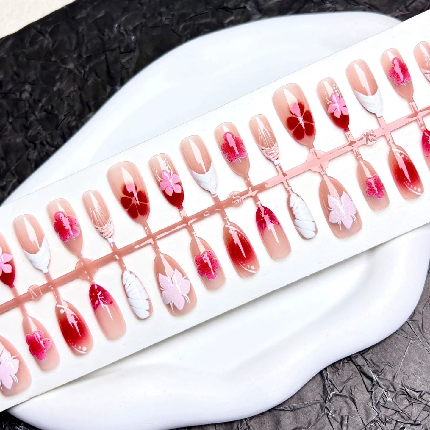 N21: Press On Nails: Precious Petals. Size XS (10 Pcs) - With 12pcs FREE glue stickers.