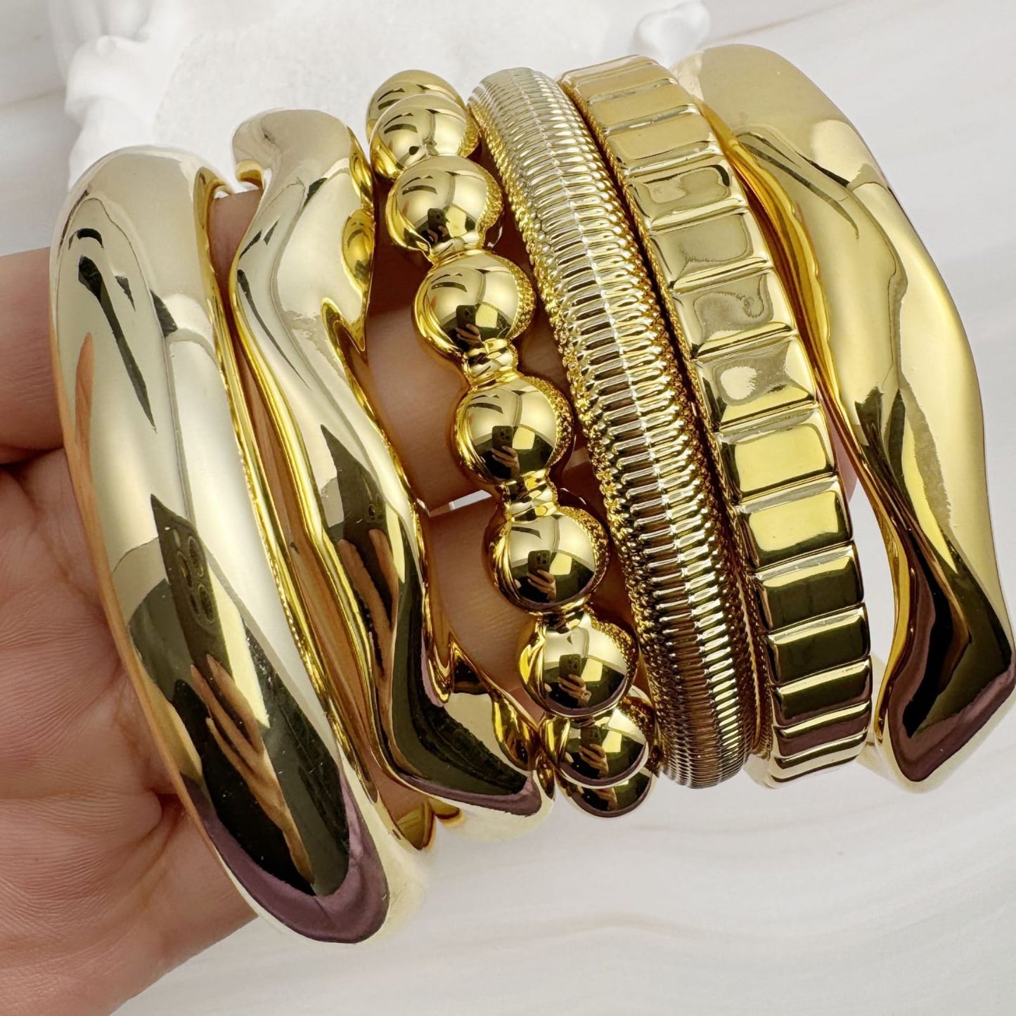 HC206: Trendy Resin Bangle Set (6 pcs)