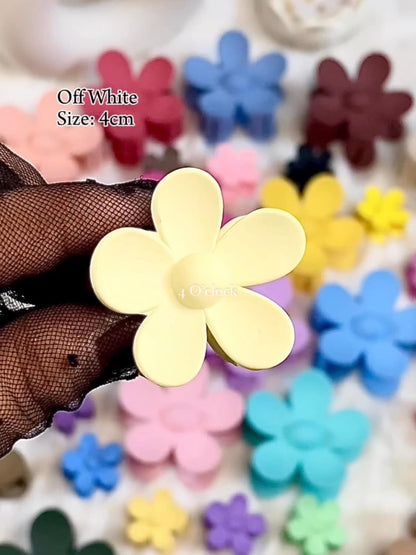 Small Flower Hairclaws: Off White