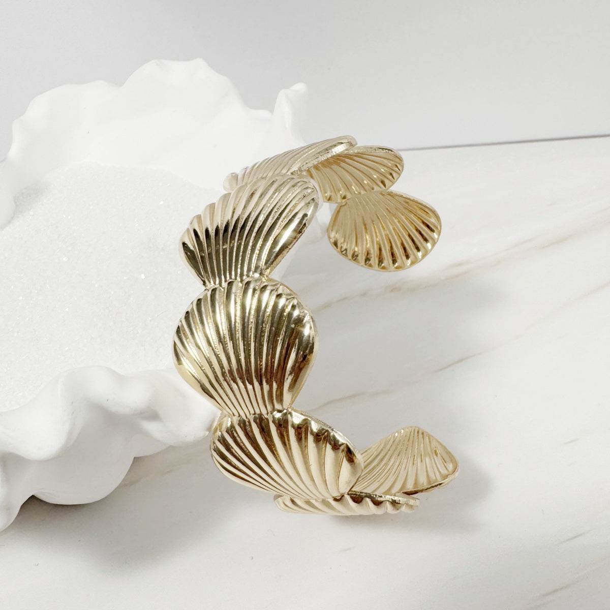 HC11: Handcuff for Stack: Seashell (Golden)