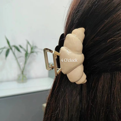 Pinteresty Croissant Hair Claws: Off-white