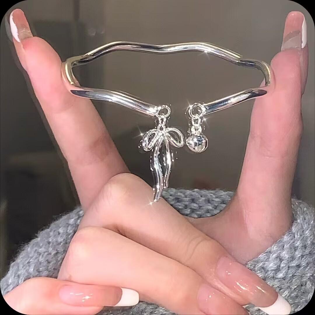 Pinteresty Silver Bracelets: Bow Knot Bell✨