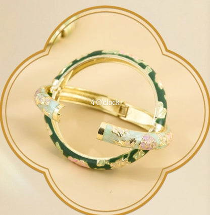 ✨🦢VC100: Vintage Victorian Enamel Bangles : Lilac Dream  🌸🕯️