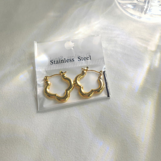 GE73: 18K Gold Plated Stainless Steel Ear Hoops