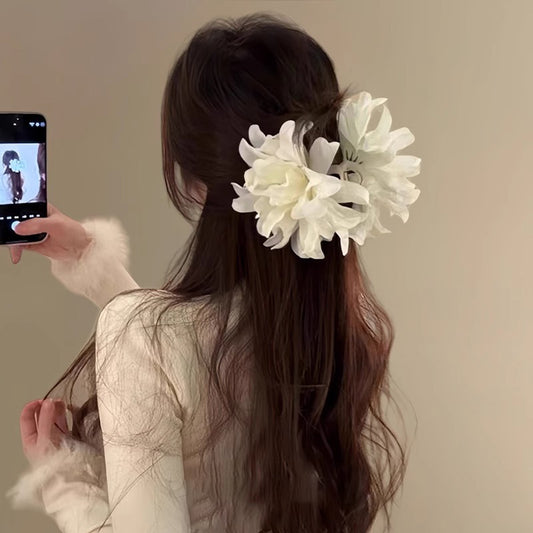 Moonflower Hairclaw: White
