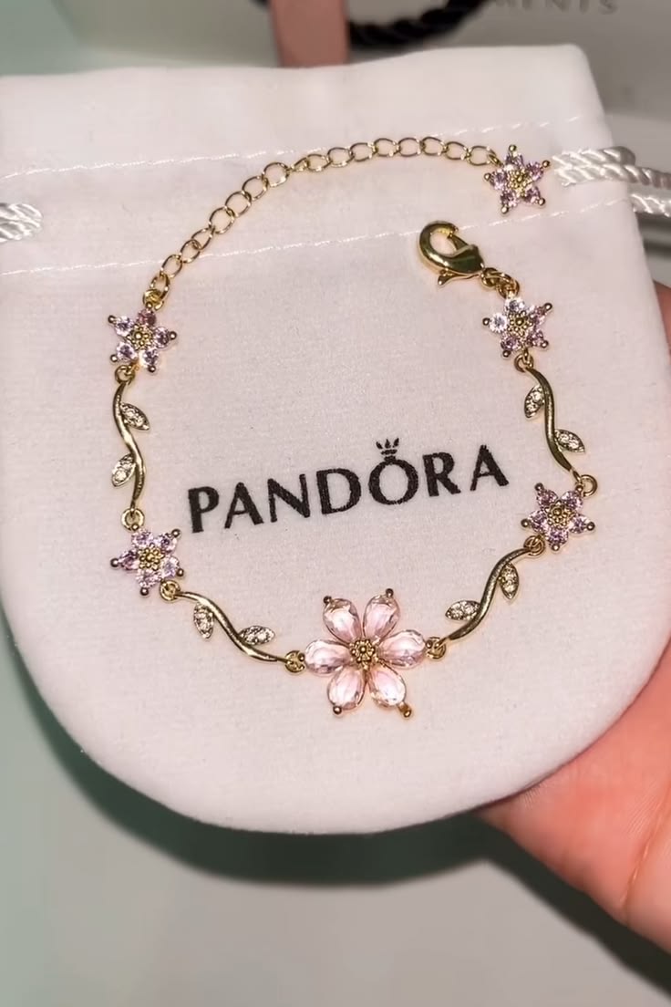 B107: Pinteresty Flower Bracelet: Pink