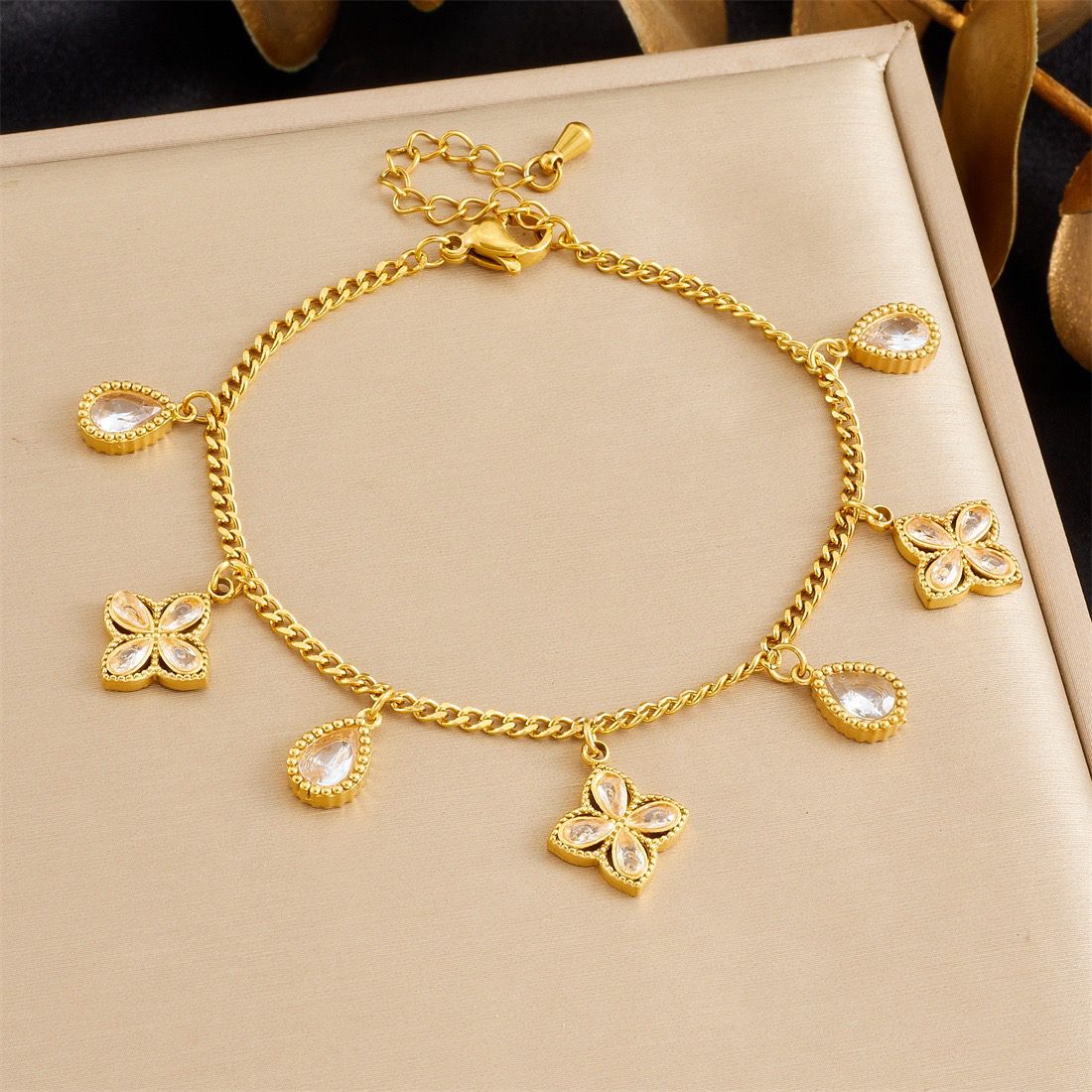 BN24: 18K Gold Plated Premium Stainless Steel Charm Bracelet