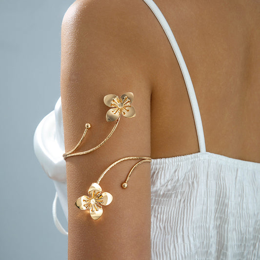 ARM43: Ocean-inspired Armcuffs