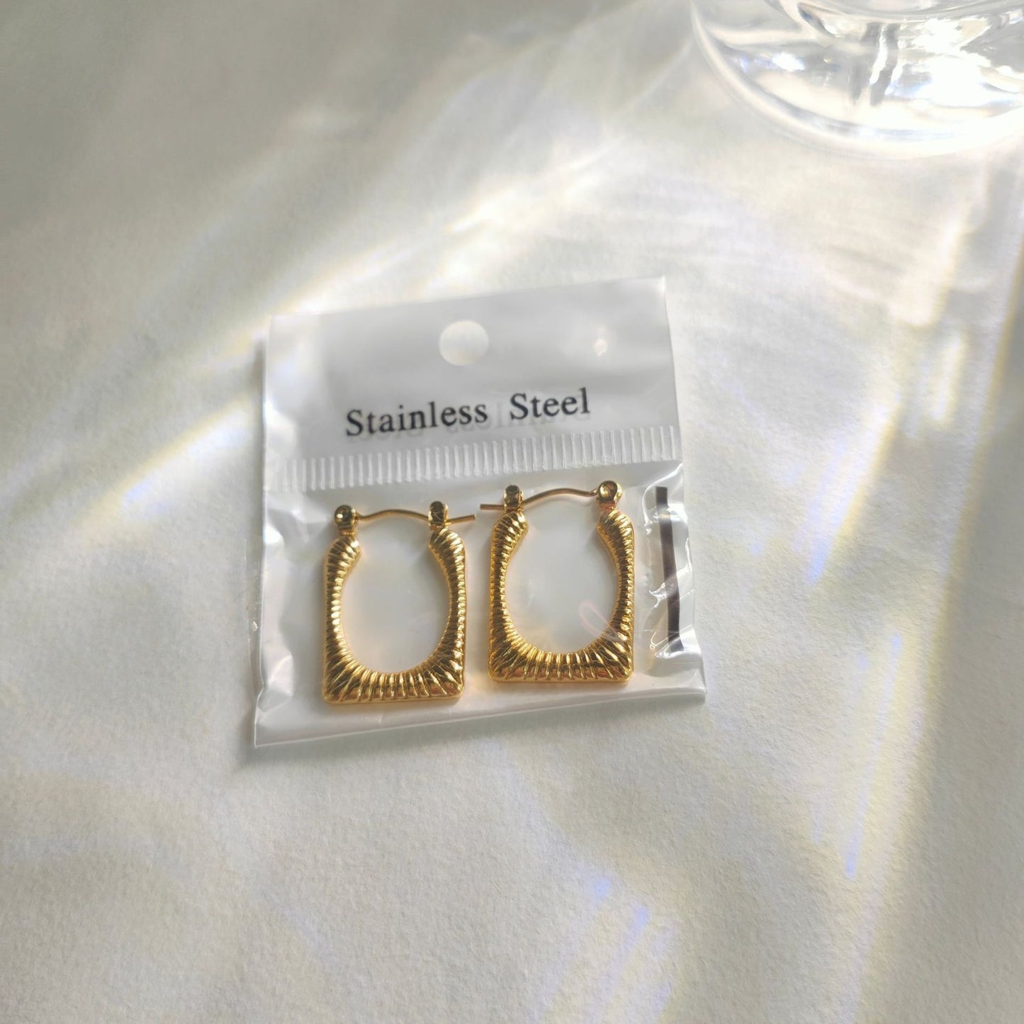 GE68: 18K Gold Plated Stainless Steel Ear Hoops