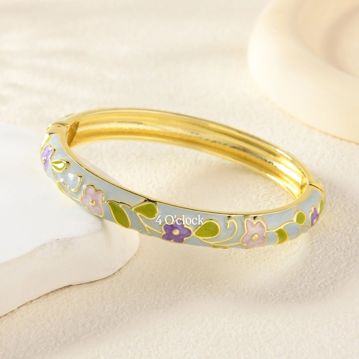 ✨🦢VC160: Vintage Victorian Enamel Bangles : Champagne Mist 🌸🕯️