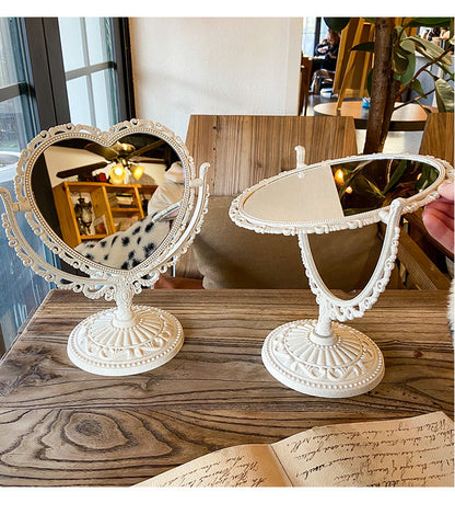 M06: Vintage Mirror: Vintage Heart Shape