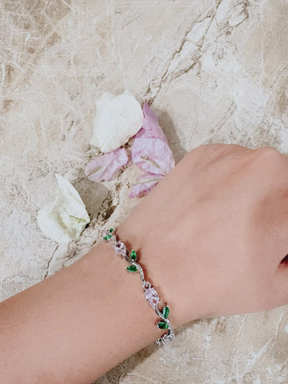 B108: Pinteresty Tulip Bracelet: White & Green Stone